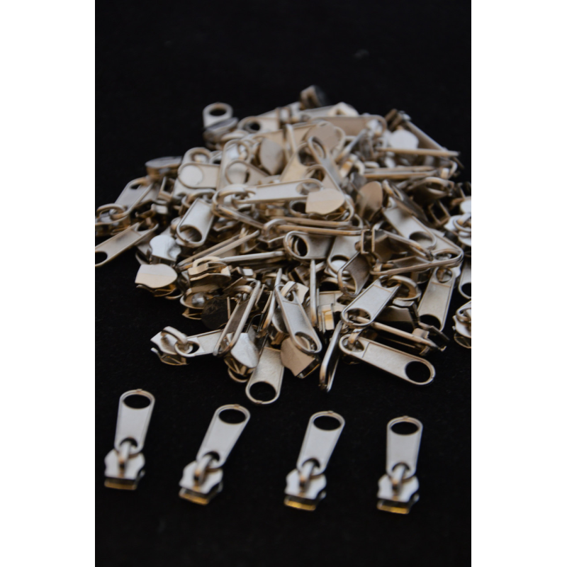 Бігунок на спіральну блискавку номер 7