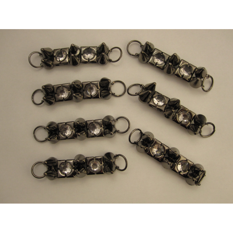 Декор-нашивка для одягу шипи з камінням