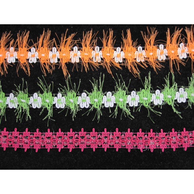 Мереживо кольорове