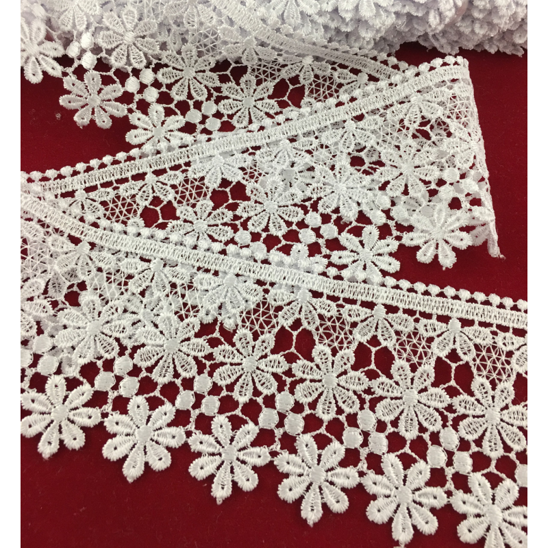 Мереживо 2018 кремовий колір