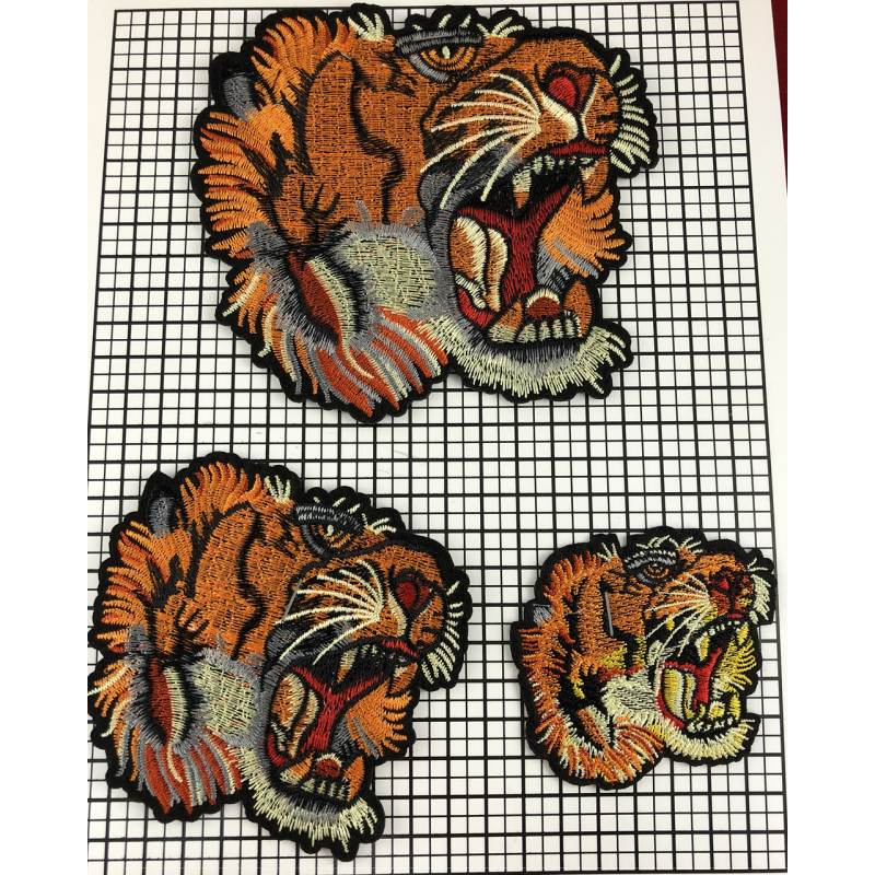 Тигр аплікація в різних розмірах Тигр аплікація в різних розмірах