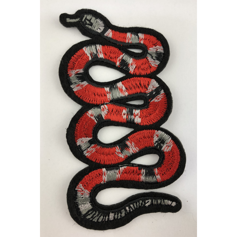 Змія червона