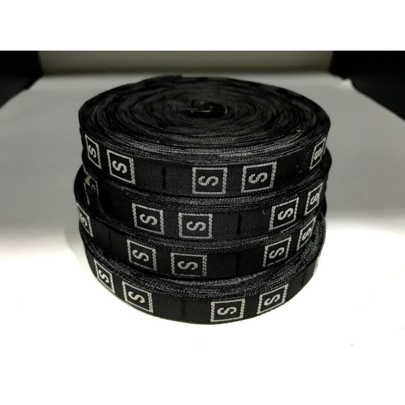 Розмірна стрічка чорна вишита (S)