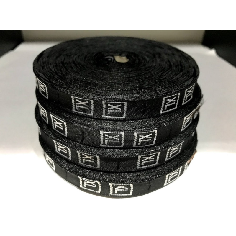 Розмірна стрічка чорна вишита (XL)