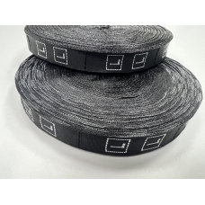 Розмірна стрічка чорна вишита (L)