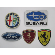 Нашивки наклейки автомобільні марки
